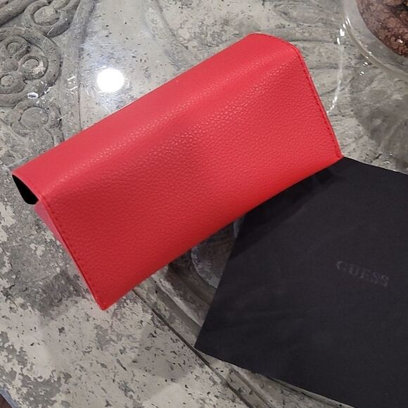 𝅺guess New Glasses Case with Cloth - Picture 3 of 3